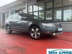 Grau Gebraucht 2015 Skoda Octavia Scout 4x4 Kombi | 16.970 € (Fairer Preis)