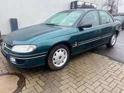 Grün Gebraucht 1995 Opel Omega Limousine | 4.900 €