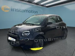 Schwarz Gebraucht 2022 Fiat 500e Icon Kleinwagen | 16.949 € (Etwas zu teuer)