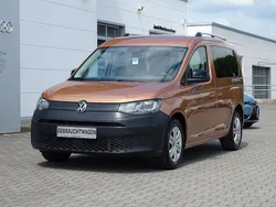 Copper bronze metallic (metallic) Gebraucht 2024 VW Caddy Basis Van / Kleinbus | 30.945 € (Fairer Preis)