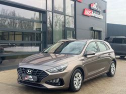 Braun Gebraucht 2021 Hyundai i30 Trend Limousine | 13.990 € (Guter Preis)