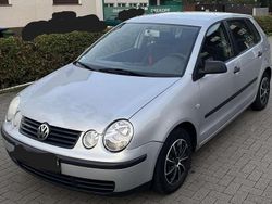 Silber Gebraucht 2003 VW Polo Comfortline Limousine | 2.500 €
