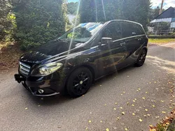 Schwarz Gebraucht 2014 Mercedes B200 Van / Kleinbus | 5.750 € (Guter Preis)
