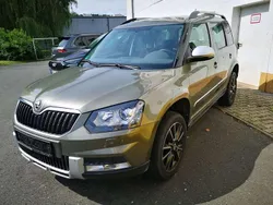 Jungle green metallic Gebraucht 2015 Skoda Yeti Outdoor Cool Edition SUV | 13.990 €