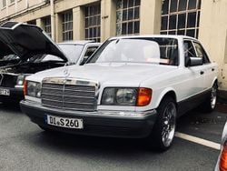 Weiß Gebraucht 1987 Mercedes 260 SE Limousine | 8.250 €