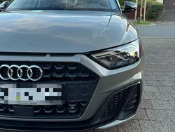 Grau Gebraucht 2020 Audi A1 Sportback Black Edition Kleinwagen | 23.500 € (Etwas zu teuer)