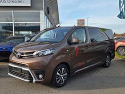 Brown rich oak Gebraucht 2024 Toyota Proace Verso Comfort Kombi | 33.500 € (Superpreis)