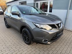Gun metallic (m) Gebraucht 2017 Nissan Qashqai N-Connecta SUV | 14.990 € (Guter Preis)