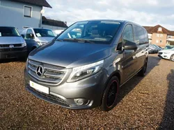 Grau Gebraucht 2017 Mercedes Vito Van / Kleinbus | 24.899 € (Fairer Preis)