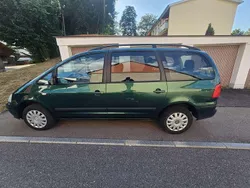 Grün Gebraucht 2001 Seat Alhambra Van / Kleinbus | 1.400 € (Fairer Preis)