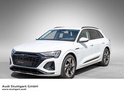 Gletscherweiß metallic Gebraucht 2024 Audi Q8 e-tron S-Line SUV | 59.940 € (Etwas zu teuer)