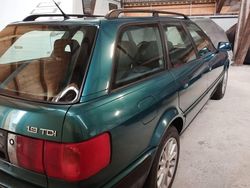 Grün Gebraucht 1993 Audi 80 Kombi | 10.880 €