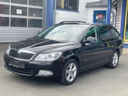 Schwarz Gebraucht 2013 Skoda Octavia Ambition Kombi | 5.450 € (Superpreis)