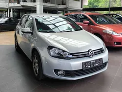 Silver leaf metallic Gebraucht 2010 VW Golf VI Team Kleinwagen | 8.475 € (Fairer Preis)