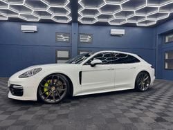 Weiß Gebraucht 2020 Porsche Panamera 4 Sport Turismo Limousine | 69.900 € (Etwas zu teuer)