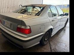 Silber Gebraucht 1997 BMW 328 Limousine | 6.800 €