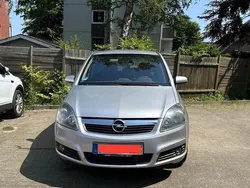 Silber Gebraucht 2006 Opel Zafira Van / Kleinbus | 3.299 € (Fairer Preis)