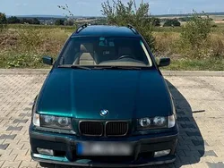 Grün Gebraucht 1997 BMW 323 Kombi | 3.500 € (Fairer Preis)