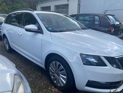 Weiß Gebraucht 2017 Skoda Octavia Kombi | 7.999 € (Teuer)