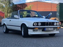 Weiß Gebraucht 1990 BMW 320 Cabriolet Shadowline Cabrio | 30.900 €