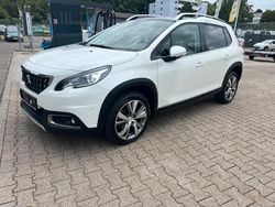 Weiß Gebraucht 2018 Peugeot 2008 Allure SUV | 11.999 € (Etwas zu teuer)