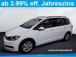 Weiss Gebraucht 2024 VW Touran Comfortline Van / Kleinbus | 31.198 € (Fairer Preis)