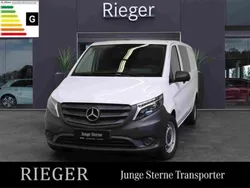 Weiß Gebraucht 2023 Mercedes Vito Van / Kleinbus | 38.675 € (Fairer Preis)