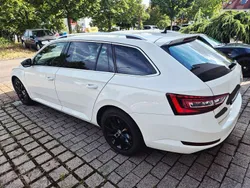 Weiß Gebraucht 2019 Skoda Superb LAURIN & KLEMENT Kombi | 13.200 € (Guter Preis)