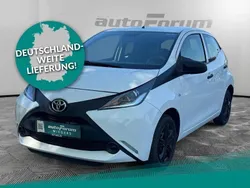 Weiß Gebraucht 2017 Toyota Aygo Business Edition Kleinwagen | 7.881 € (Fairer Preis)