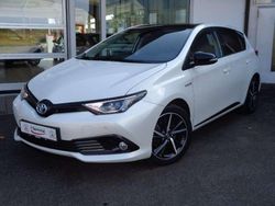 White pearl / black mica Gebraucht 2017 Toyota Auris Hybrid Style Limousine | 14.450 € (Fairer Preis)
