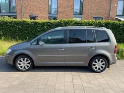 Silber Gebraucht 2008 VW Touran Highline Van / Kleinbus | 4.600 € (Fairer Preis)