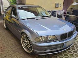 Blau Gebraucht 1998 BMW 318 Performance Limousine | 8.500 €