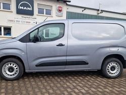 Grau Neu 2026 Fiat Doblò Van / Kleinbus | 24.978 € (Guter Preis)