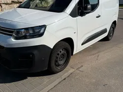 Weiß Gebraucht 2019 Citroën Berlingo Van / Kleinbus | 13.500 € (Fairer Preis)