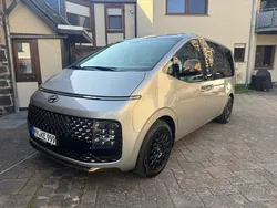 Silber Gebraucht 2023 Hyundai Staria Signature Van | 41.790 €