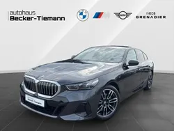 Grau Gebraucht 2024 BMW 520 M Sport Limousine | 56.897 € (Guter Preis)