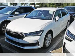 Purity weiss Neu 2025 Skoda Superb Selection Kombi | 49.390 € (Fairer Preis)
