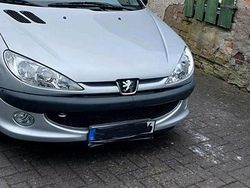 Silber Gebraucht 2009 Peugeot 206 Limousine | 4.000 € (Teuer)
