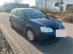 Blau Gebraucht 2005 VW Golf V Limousine | 3.000 € (Etwas zu teuer)