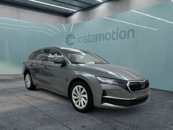 Grau Gebraucht 2024 Skoda Octavia Selection Kombi | 30.791 € (Fairer Preis)