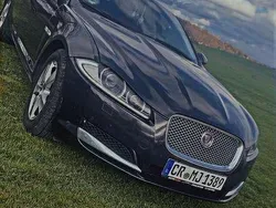 Schwarz Gebraucht 2014 Jaguar XF Limousine | 18.550 €