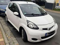 Weiß Gebraucht 2011 Toyota Aygo Cool Kleinwagen | 2.600 € (Fairer Preis)
