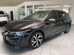 Deep black perleffekt Gebraucht 2022 VW Golf VIII R-line Kombi | 28.470 € (Fairer Preis)