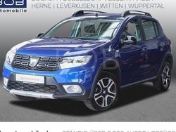 Blau Gebraucht 2021 Dacia Sandero Celebration Limousine | 11.970 € (Guter Preis)