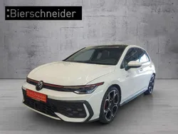 Weiss Gebraucht 2024 VW Golf VIII GTI Limousine | 36.950 € (Fairer Preis)
