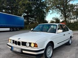 Weiß Gebraucht 1988 BMW 525 Limousine | 6.500 €