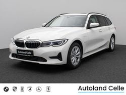 Alpinweiss uni300schwarz Gebraucht 2021 BMW 330e Sport Line Limousine | 22.499 € (Superpreis)