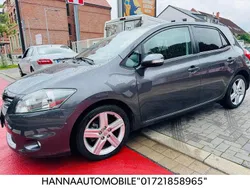 Grau Gebraucht 2010 Toyota Auris Club Limousine | 6.350 € (Fairer Preis)
