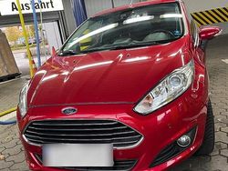 Rot Gebraucht 2016 Ford Fiesta Titanium Limousine | 6.350 € (Fairer Preis)