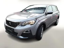 Silber Gebraucht 2020 Peugeot 5008 Van / Kleinbus | 23.388 € (Fairer Preis)